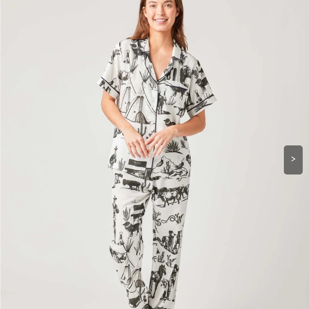 Women's Black and White Printed Pajama Set